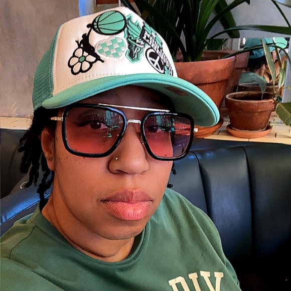 Meet your Posher, Cindy - Picture 1 of 1